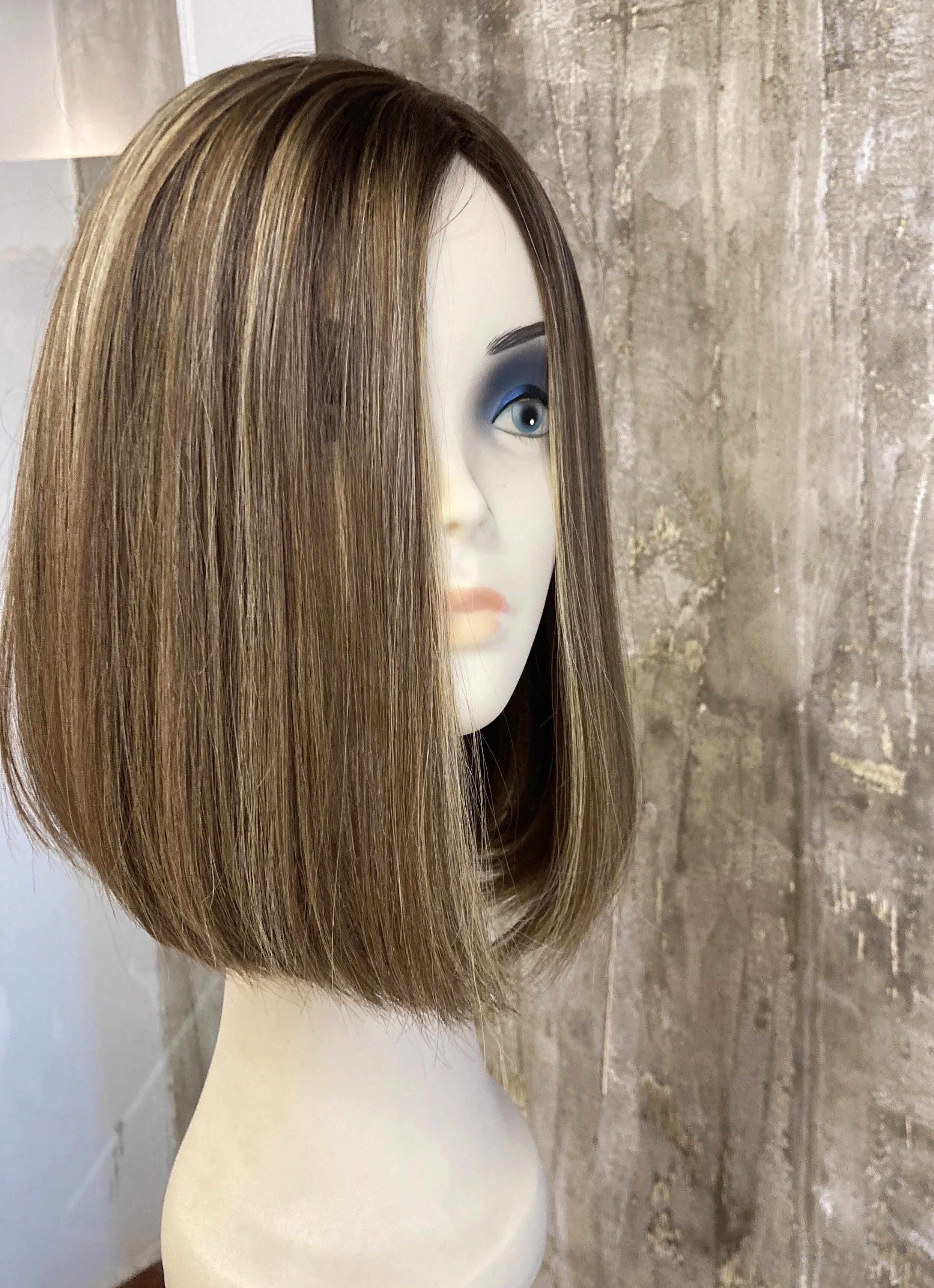 100% EUROPEAN HUMAN HAIR 15" ROOTED BLONDE WITH HIGHLIGHTS LONG BOB