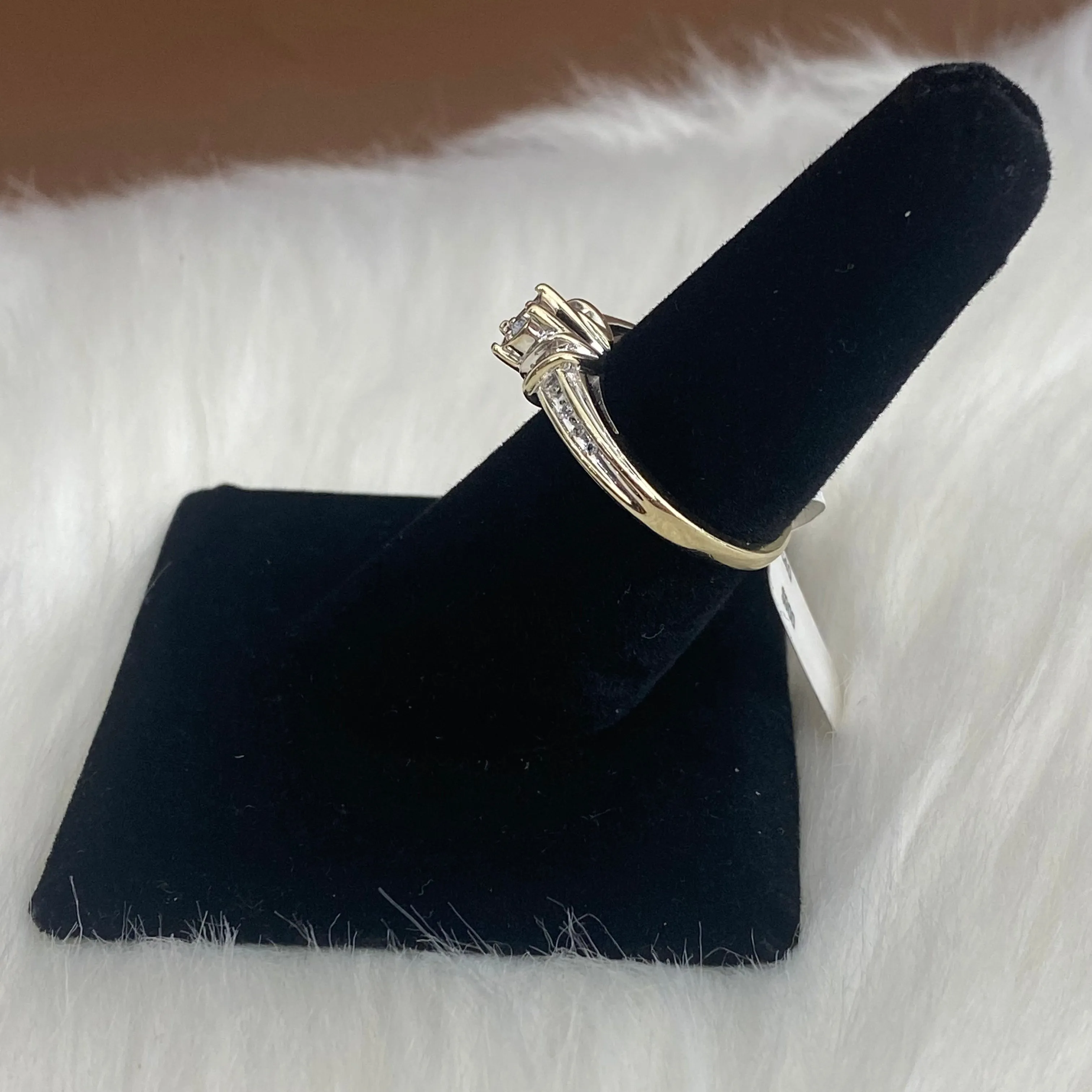 14K White Gold Diamond Luxury Engagement Ring Ct Dia  / 3.2gr / Size 7