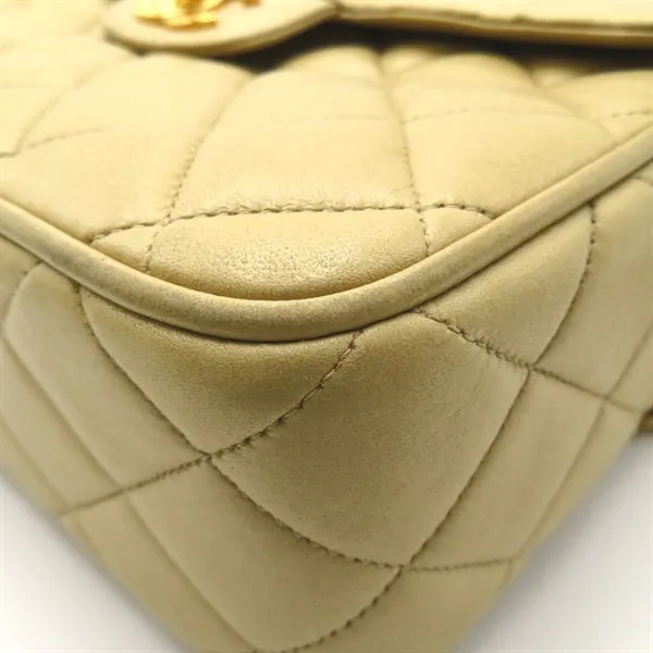 Chanel CC Matelasse Camera Bag  Leather Crossbody Bag in Excellent condition