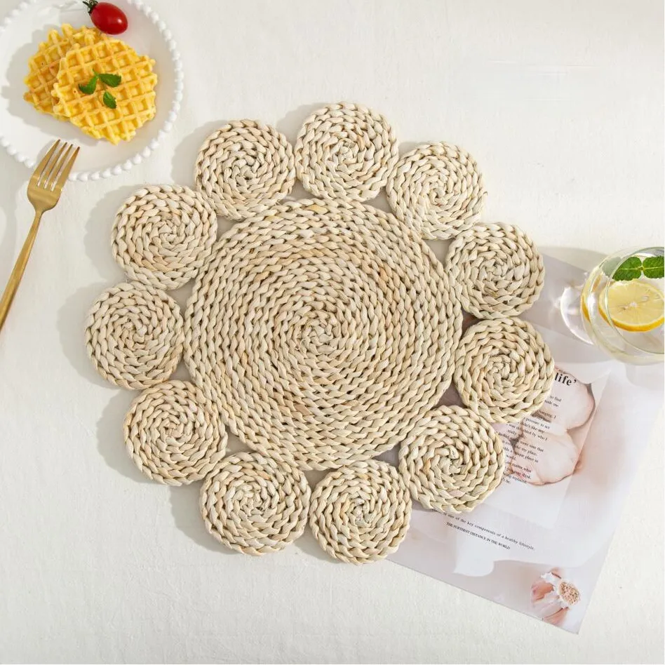 Dining Table Mat Natural Corn Husk Hand Insulation Tea  Coaster Mats