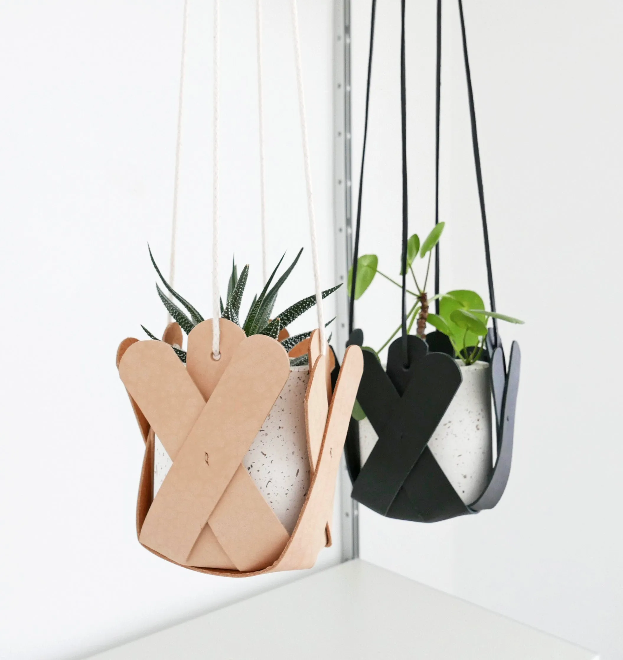 Hanging Petal Planter - Natural
