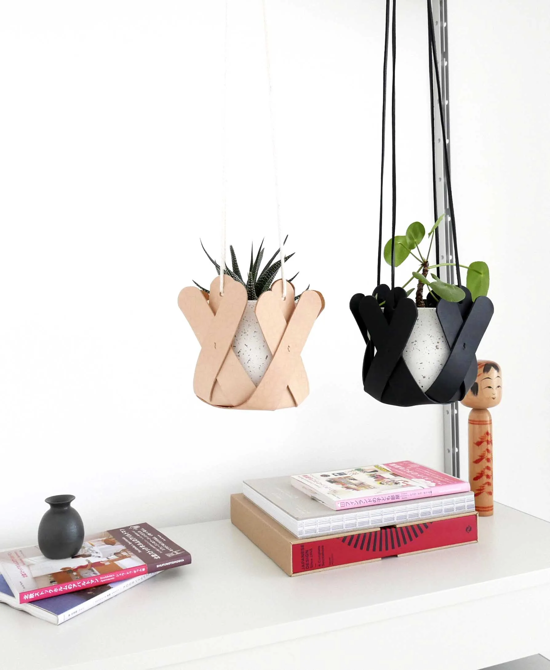 Hanging Petal Planter - Natural