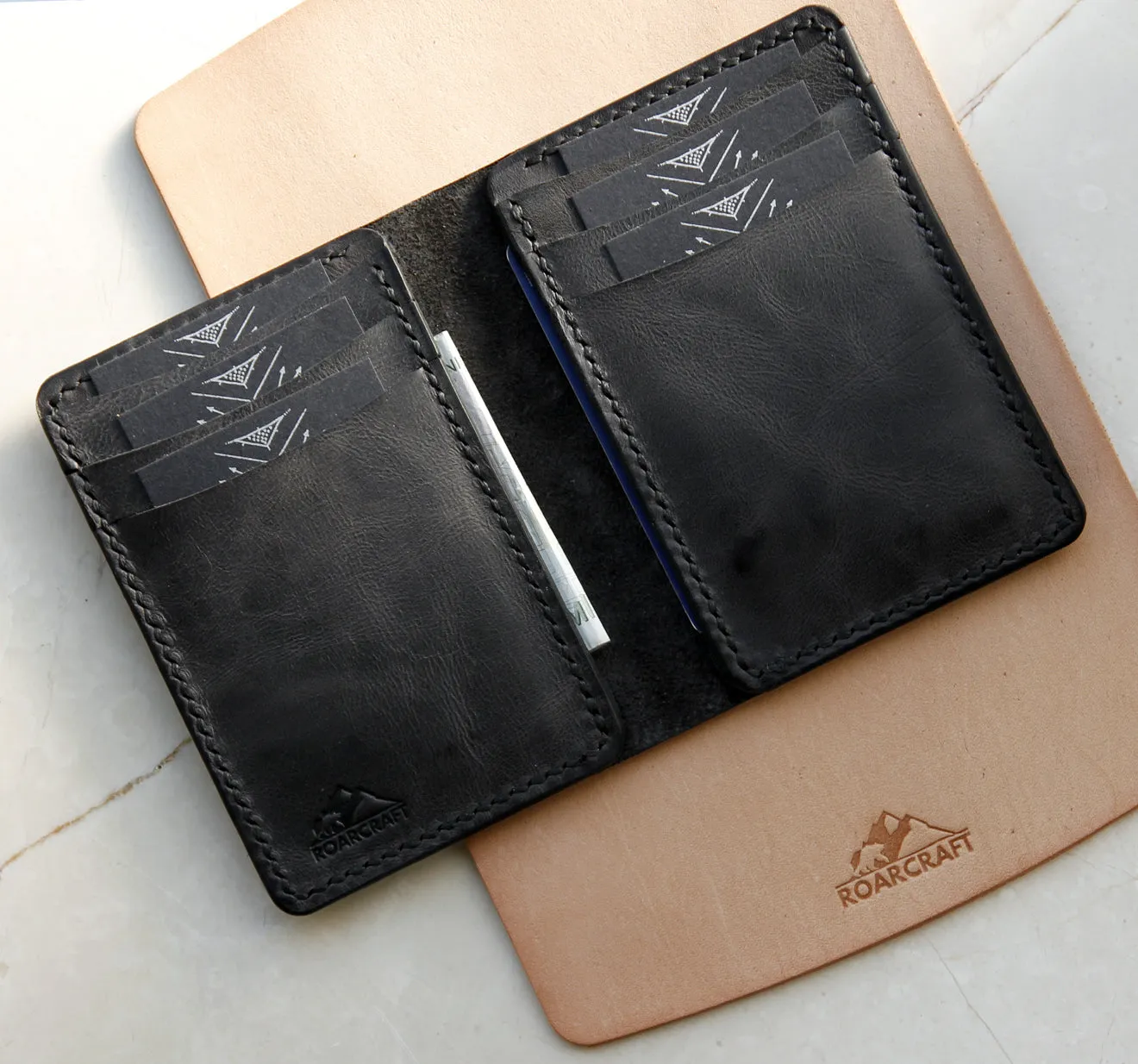 Vertical Bifold Leather Wallet - Laodikya